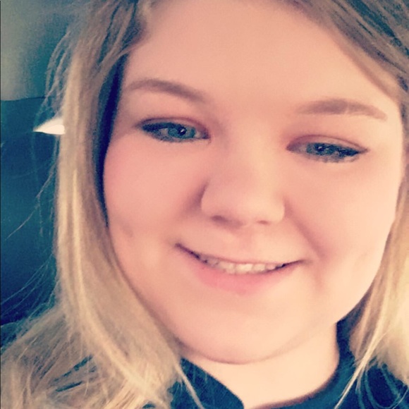 Meet your Posher, Bayleigh - Picture 1 of 1